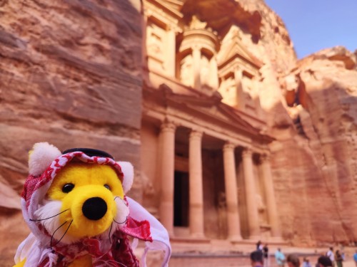 In Petra angekommen, nach. 1,5 km Fußmarsch vom Hotel